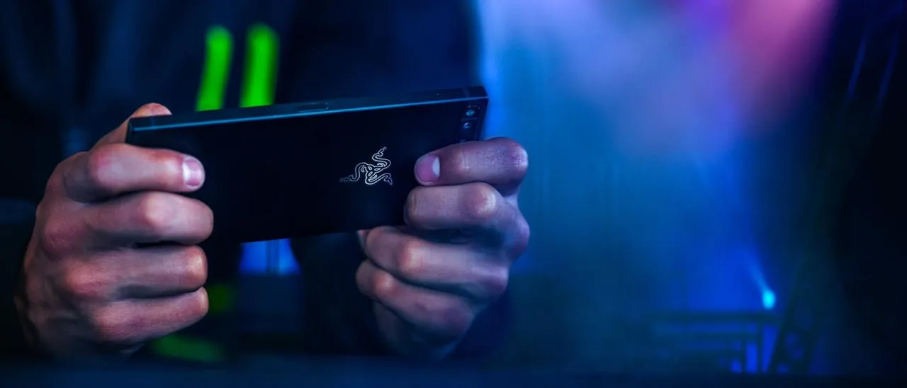 Razer Phone 2, Snapdragon 845 e Chroma LED?
