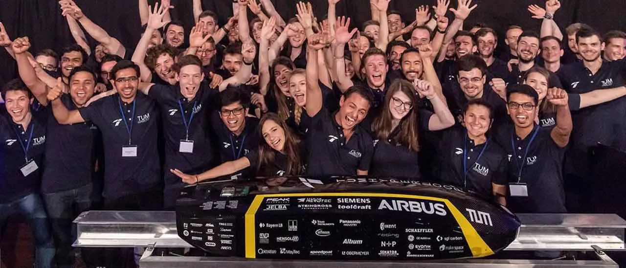 Hyperloop, Elon Musk promette lunghi tunnel curvi