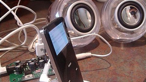 iPod nano alarm clock dock
