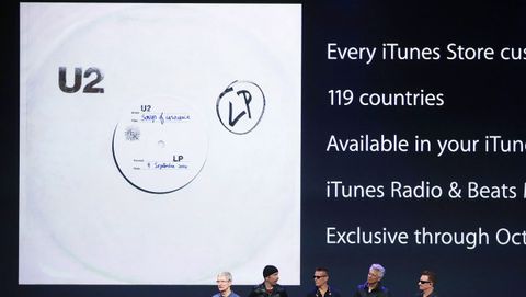 Apple accusata di propaganda gay in Russia, per il regalo dell'album Songs of Innocence degli U2