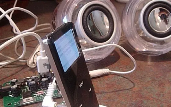 iPod nano alarm clock dock