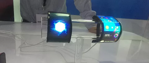 Lenovo Cplus, smartphone flessibile da polso