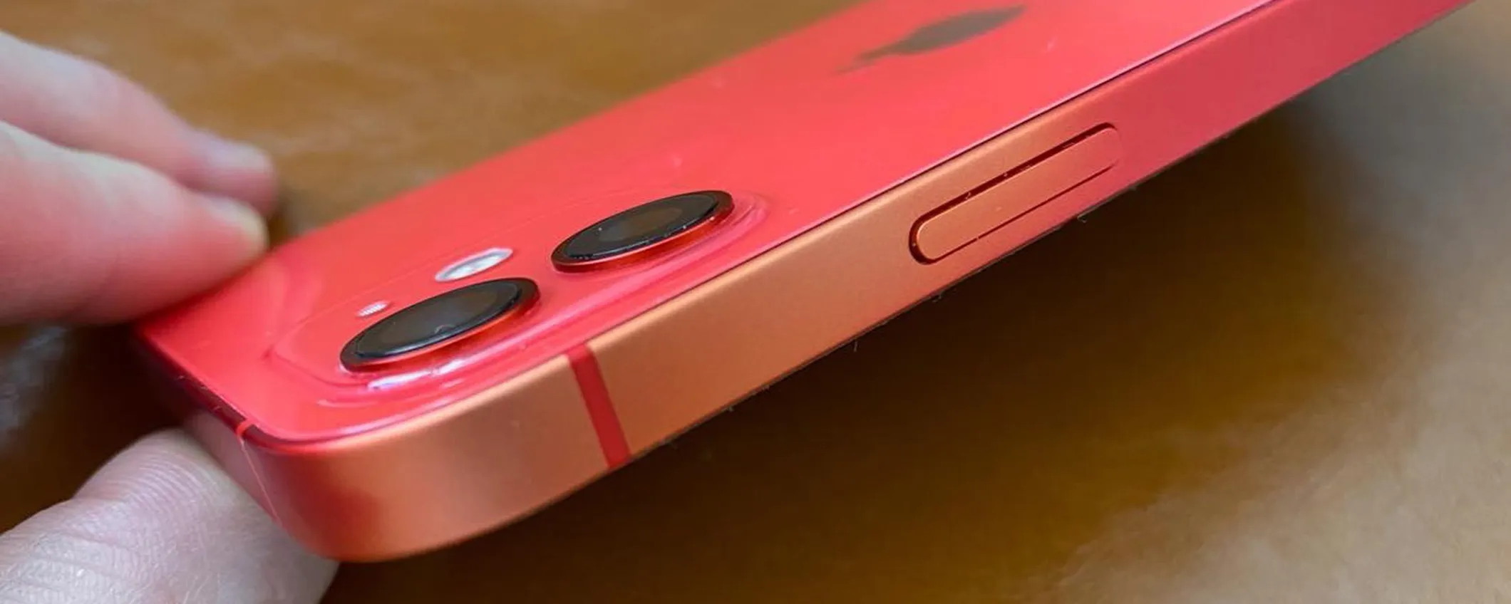 iPhone 11 e iPhone 12 scoloriti: alcuni perdono il colore
