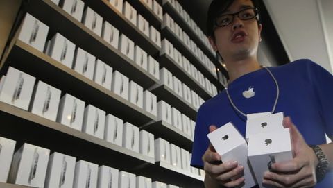 Vendite iPhone, Apple chiede consiglio ai dipendenti retail