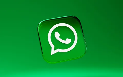 WhatsApp, risolto il bug dei messaggi effimeri: perché aggiornare subito l'app