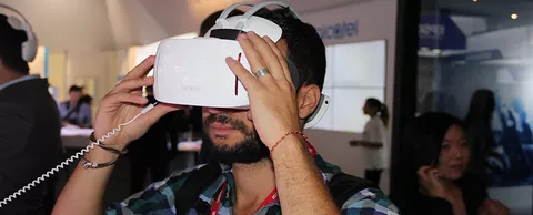 Alcatel mette i piedi nella realtà virtuale