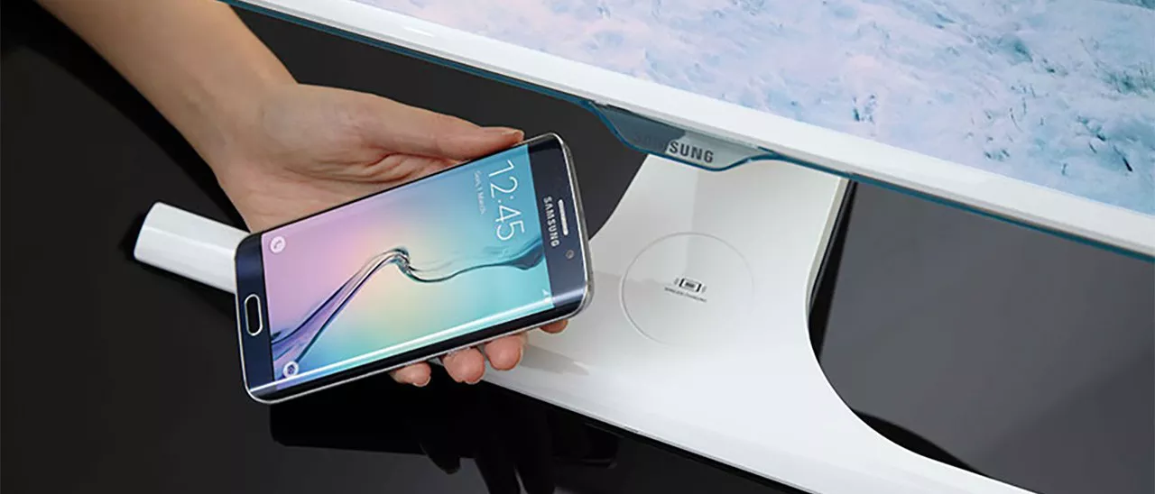 Da Samsung un monitor che ricarica lo smartphone