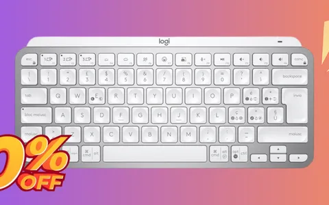 Mini Tastiera Illuminata Logitech a metà prezzo: offerta bomba su Amazon
