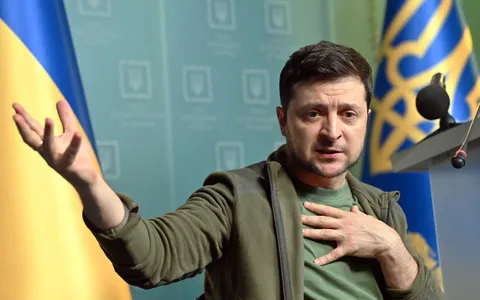 Ucraina, Zelensky invita le truppe ad arrendersi. Ma è un deepfake su YouTube