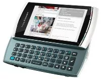Sony Ericsson Vivaz pro, una variante con tastiera QWERTY laterale