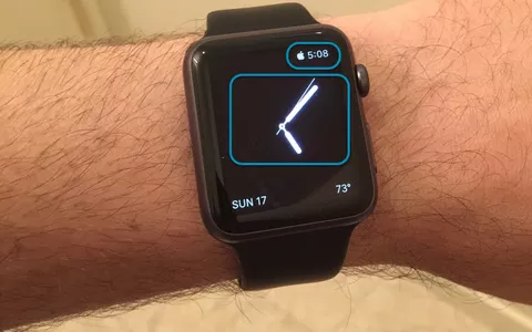 Apple Watch: ora digitale, analogica e logo Apple in un unico quadrante
