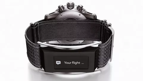 Montblanc infila le funzioni smart dell'orologio nel cinturino e-Strap