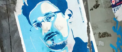 Snowden rifiuta iPhone, ma l'accusa è dubbia
