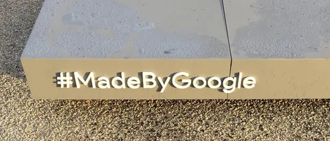 Un primo render per lo smartphone Google Pixel XL