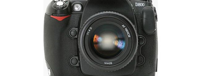 Nikon D800 in vendita con due obiettivi e un flash