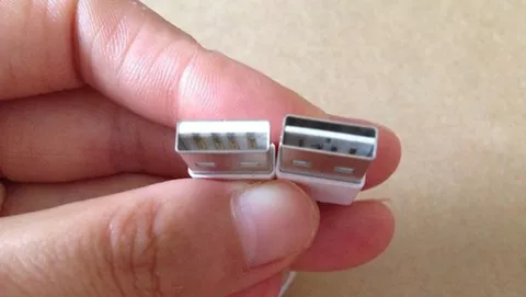 Cavo Lightning con USB double-face, ecco le foto