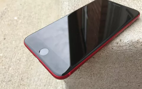 iPhone 7 (PRODUCT)RED: ecco che aspetto avrebbe con cornice nera