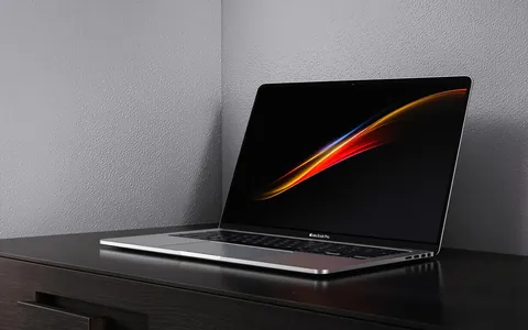 Apple MacBook Pro OLED: Arrivo previsto nel 2026 con display Samsung di nuova generazione