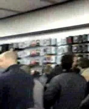 Apple Store Rome: opening