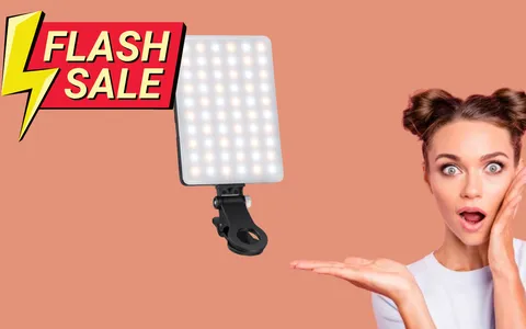 Luce selfie portatile con clip per smartphone a soli 29€: l'occasione è irripetibile