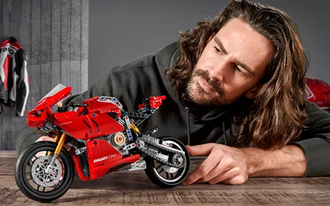 LEGO Technic Ducati Panigale V4 R in offerta a meno di 58€ su Amazon