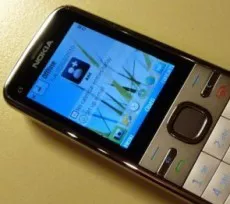 Nokia C5, esordisce una nuova serie di fascia media