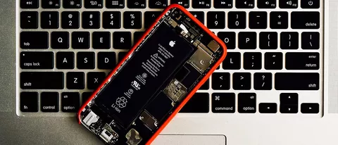 iPhone: Apple non vuole batterie di terze parti