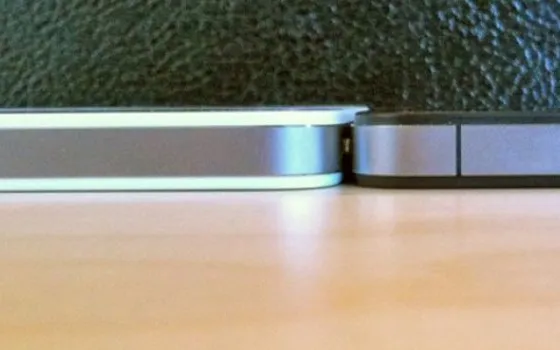 L'iPhone 4 bianco è più spesso di quello nero