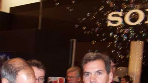 Steve Jobs compra un walkman?