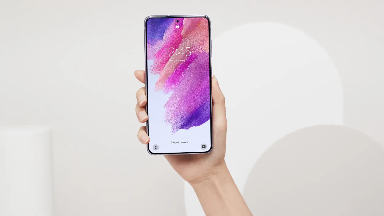 Samsung Galaxy S21 FE 5G è ufficiale e prenotabile
