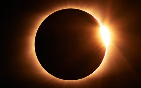 Eclissi solare anulare: dove vederla in streaming