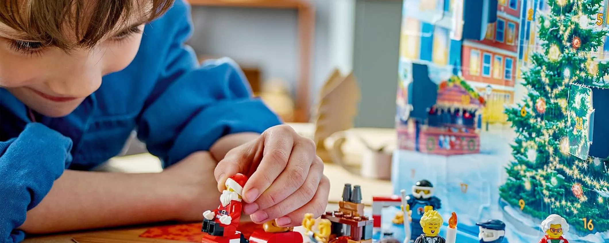Calendario dell'Avvento LEGO City 2023: la magia del NATALE ogni giorno (26€)