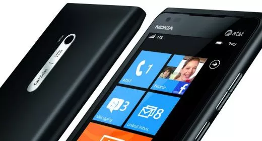Nokia, spunta l'ipotesi Lumia 910