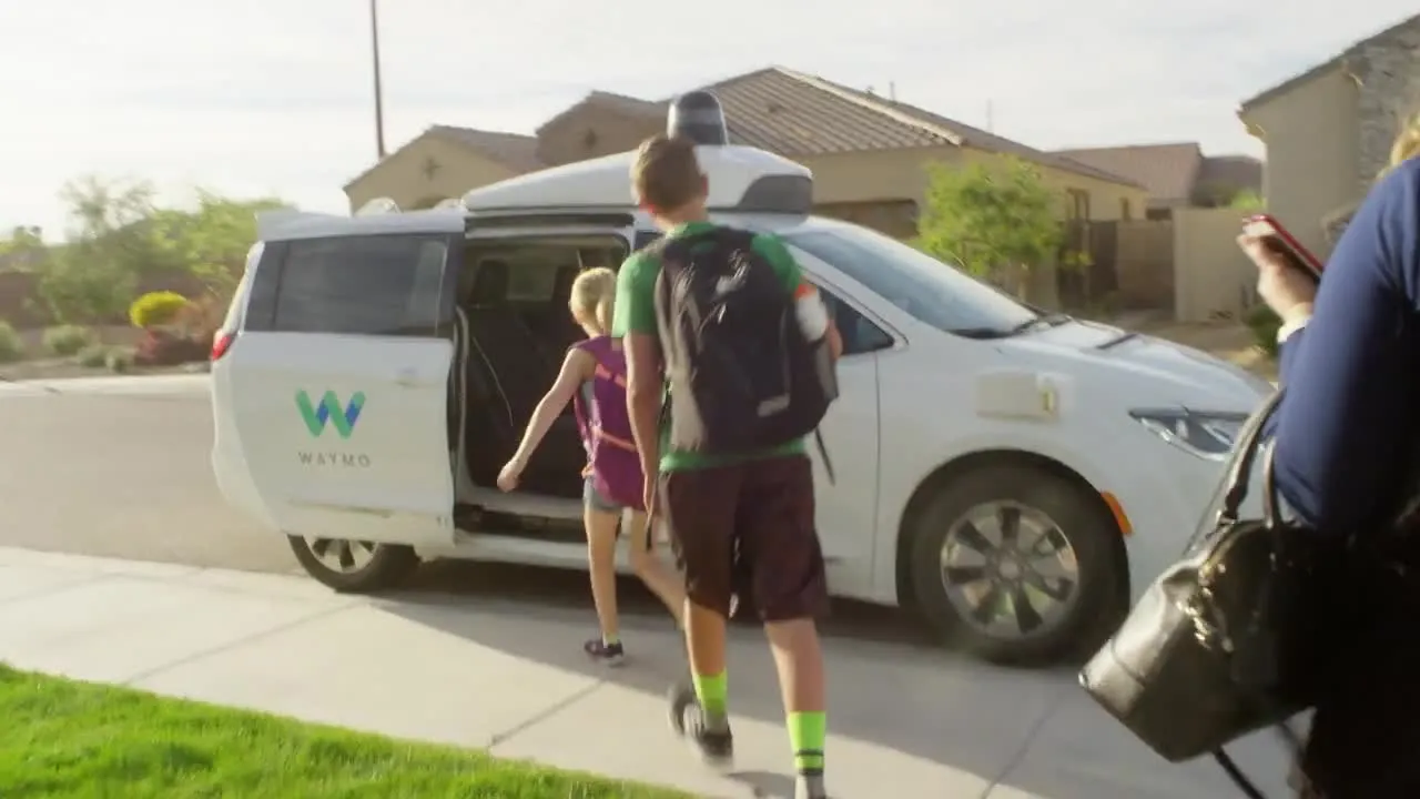 Waymo: la guida autonoma per il trasporto pubblico