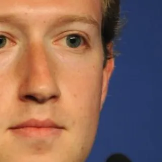 Mark Zuckerberg dona 500 milioni di dollari