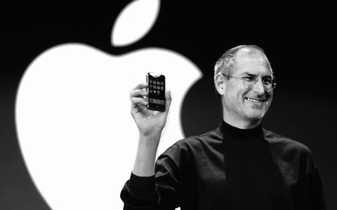 Tim Cook ricorda Steve Jobs nel giorno dell'11° anniversario della sua scomparsa