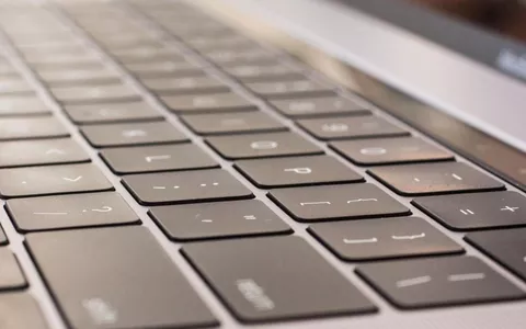 Apple risarcirà i proprietari di MacBook per le tastiere difettose