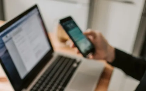 WhatsApp stravolge le notifiche: niente più messaggi non letti