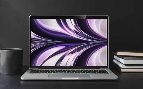 MacBook Air 2022 con chip M2 e 256GB: potenza estrema scontata di 300€ su eBay