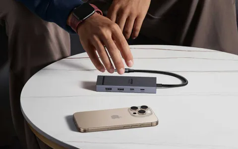 UGREEN Revodok PRO 108, l’hub 8 in 1 oggi in offerta crolla di prezzo
