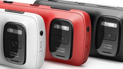 Nokia 808 PureView nato su carta: video