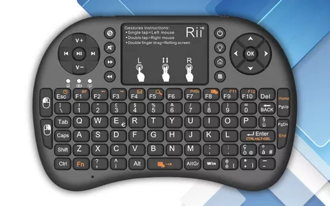 Mini tastiera retroilluminata con touchpad a soli 21,99€ (-12%)