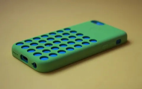 È questa la più brutta custodia per iPhone mai realizzata da Apple?