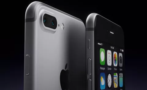 iPhone 7, altoparlante leggermente più grande e sensore ambientale riposizionato