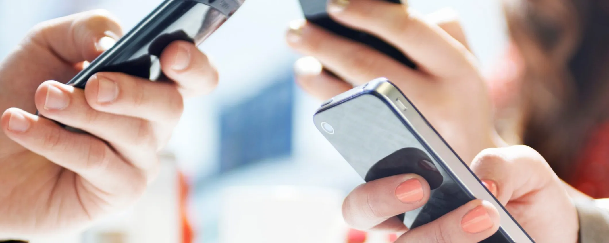 Smartphone, è boom dei modelli 5G e 4G