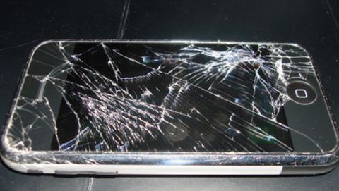 iPhone si rompe più degli altri smartphone