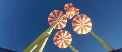 SpaceX testa il paracadute spaziale