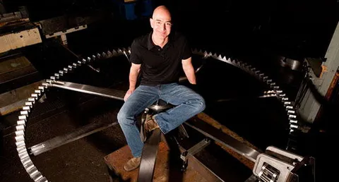 Jeff Bezos: recupererò i motori dell'Apollo 11