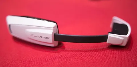 Vuzix M100: gli anti-Google Glass al CES 2013