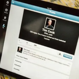 Apple, Tim Cook sbarca su Twitter